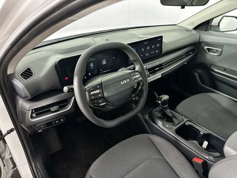 Used 2025 Kia K4 FWD image 18