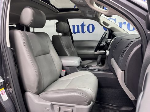 Used 2018 Toyota Sequoia Limited w/ Safety & Convenience Package AWD/4WD image 13