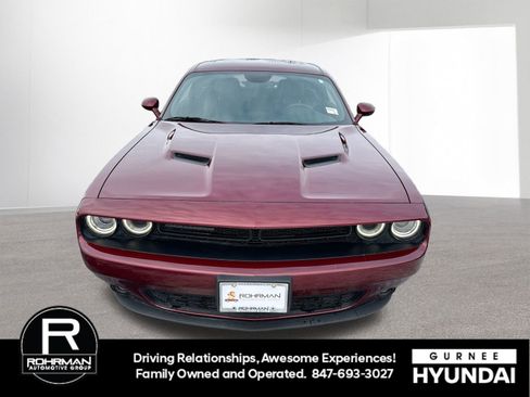 Used 2018 Dodge Challenger SXT Plus image 3