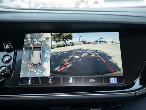 Used 2023 Buick Envision Avenir image 35