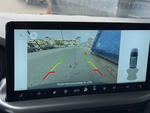 New 2025 Ford Escape SE image 17