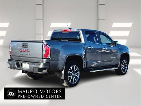 Used 2021 GMC Canyon Denali image 3