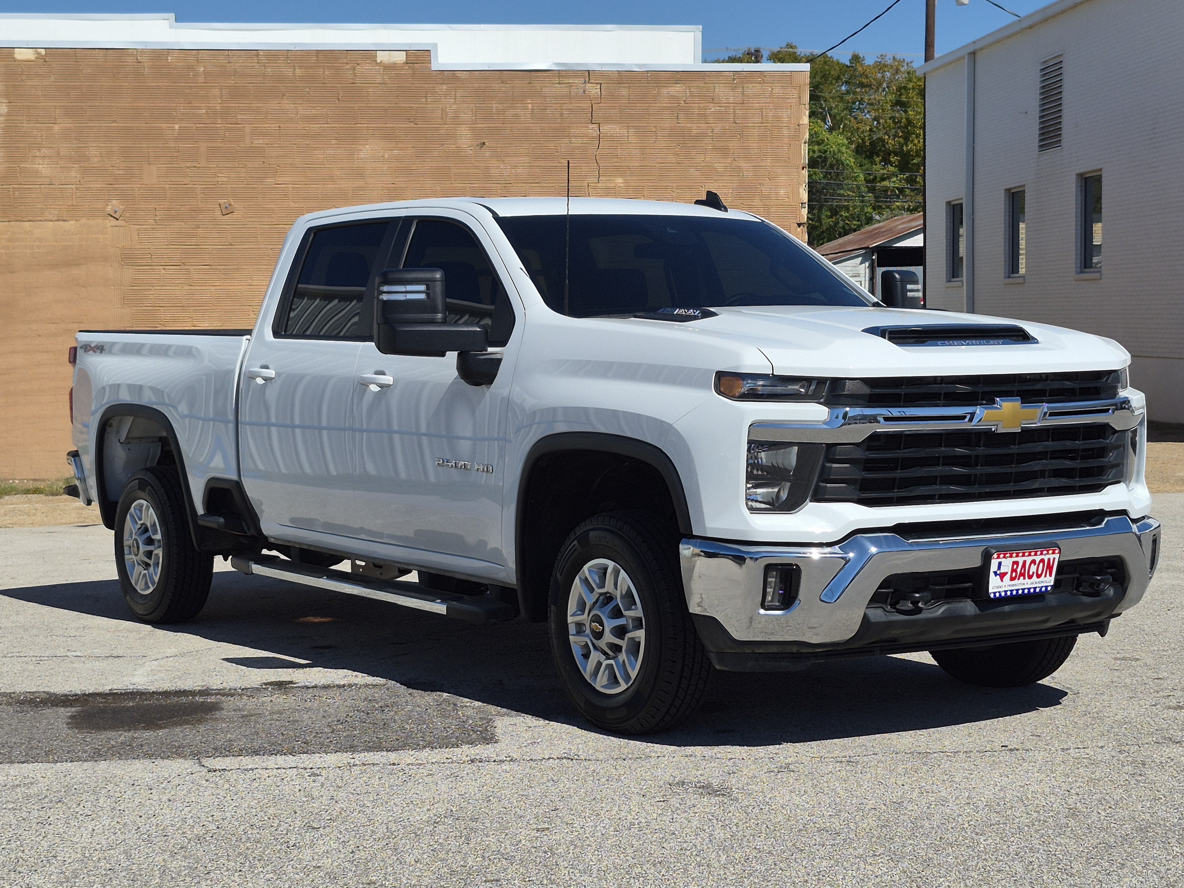 Used 2025 Chevrolet Silverado 2500 LT w/ Convenience Package AWD/4WD image 3