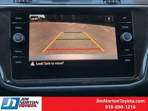 Used 2021 Volkswagen Tiguan SE image 21