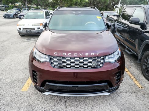 Used 2026 Land Rover Discovery Limited Edition AWD/4WD image 3