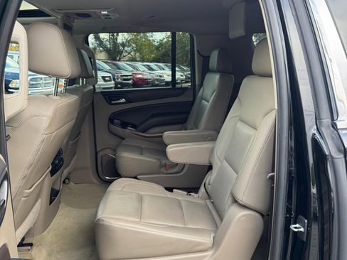 Used 2017 Chevrolet Suburban Premier image 14
