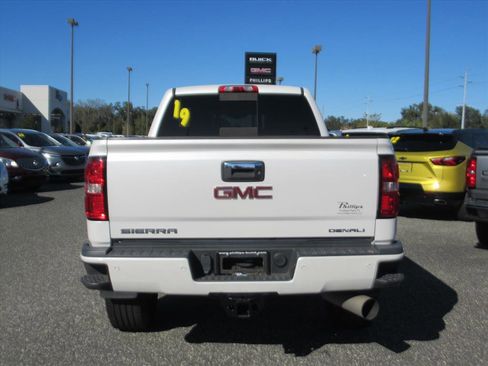 Used 2019 GMC Sierra 2500 Denali w/ Duramax Plus Package image 5