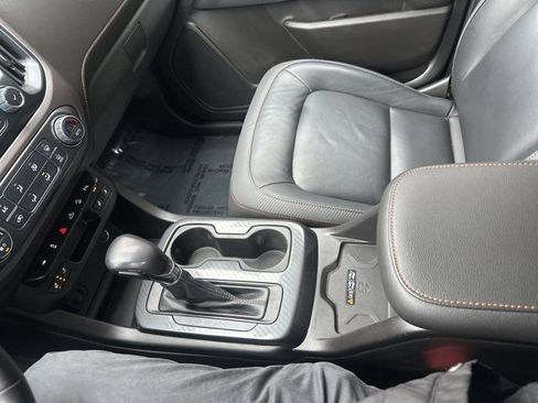 Used 2022 GMC Canyon AT4 image 5