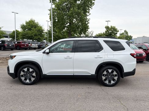 New 2026 Honda Pilot Touring image 2