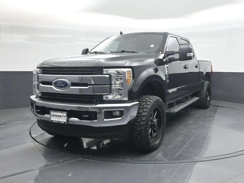 Used 2019 Ford F250 Lariat w/ Lariat Ultimate Package AWD/4WD image 32