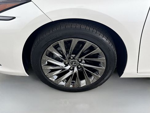 Used 2024 Lexus ES 300h Ultra Luxury image 38