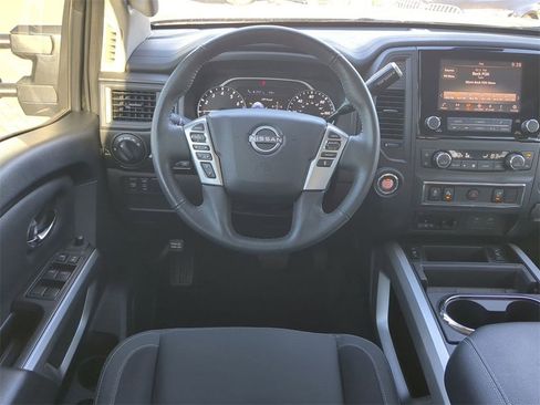 Used 2024 Nissan Titan SV w/ SV Convenience Package image 17
