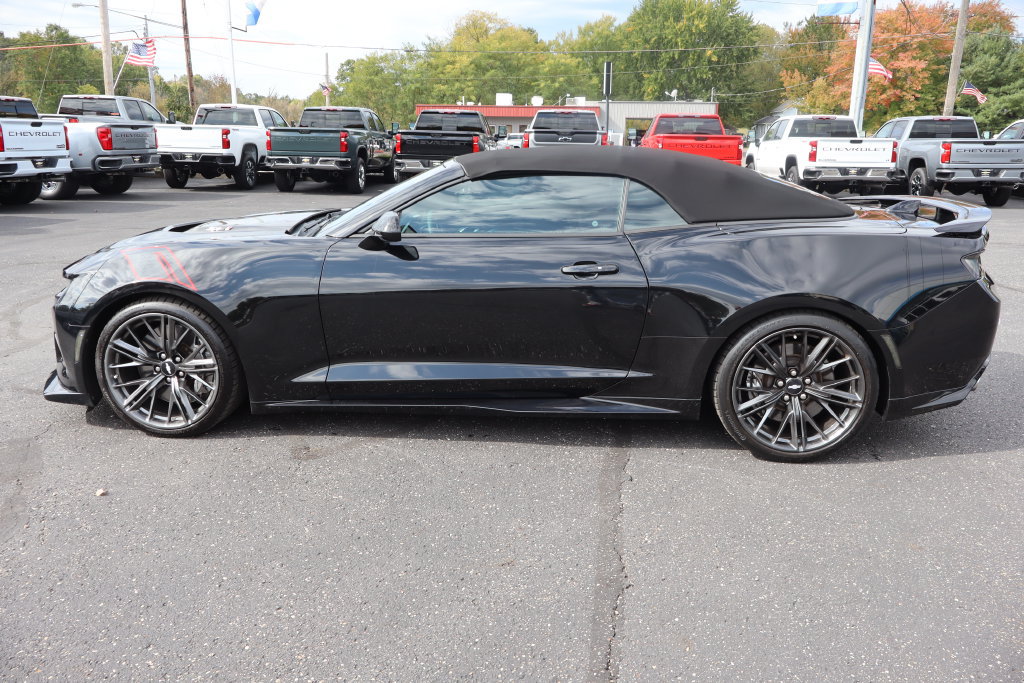Used 2018 Chevrolet Camaro ZL1 RWD image 33