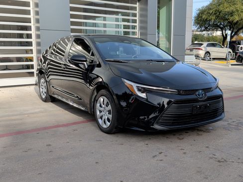 Used 2023 Toyota Corolla LE image 23