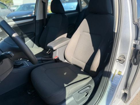 Used 2013 Volkswagen Passat 2.5 S FWD image 10