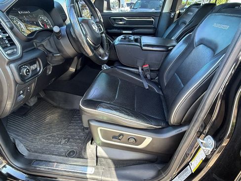 Used 2019 RAM 1500 Laramie AWD/4WD image 16