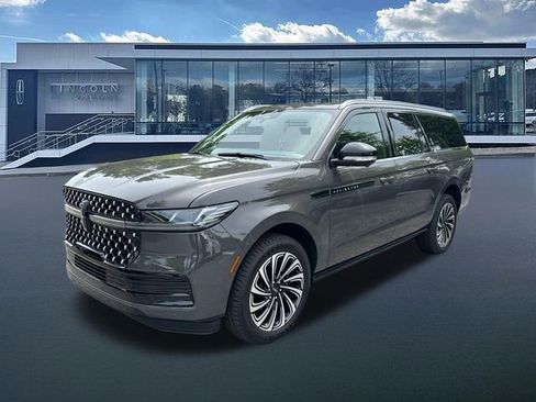 New 2025 Lincoln Navigator L Black Label AWD/4WD image 3