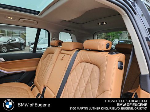 Used 2023 BMW X7 xDrive40i w/ Premium Package AWD/4WD image 21