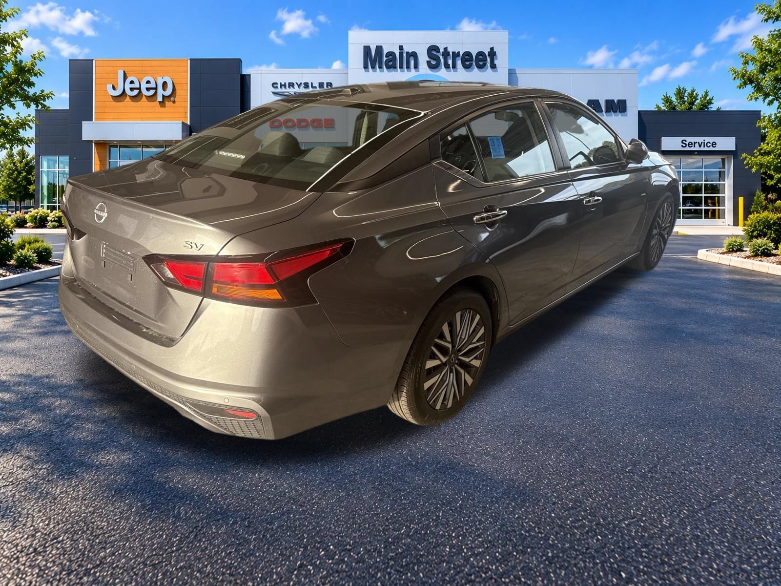 Used 2023 Nissan Altima 2.5 SV w/ SV Premium Package FWD image 8