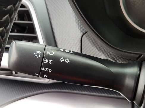 Used 2019 Subaru Forester Premium AWD/4WD image 18