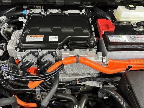 Used 2023 Toyota bZ4X Limited image 7