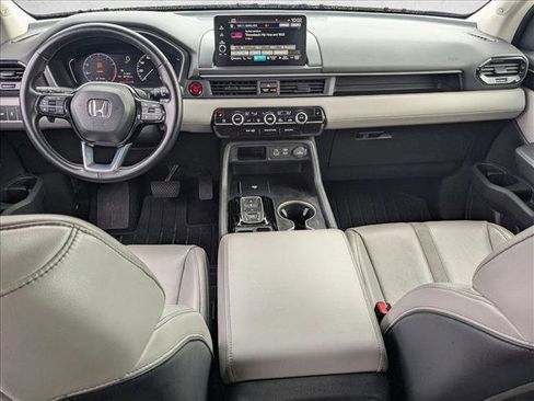 Used 2023 Honda Pilot Touring image 15