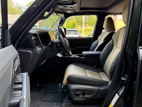Used 2024 Lexus GX 550 AWD/4WD image 23