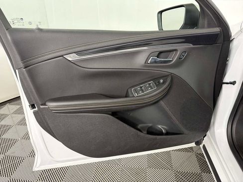 Used 2019 Chevrolet Impala LT FWD image 8