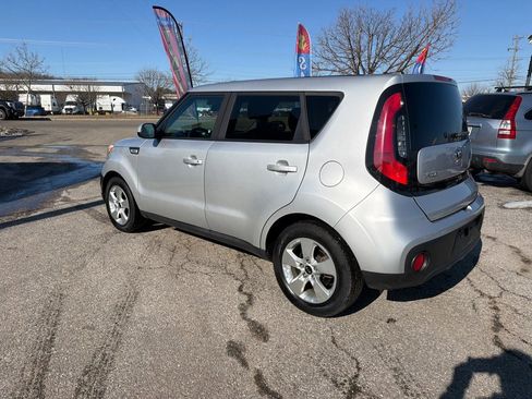 Used 2017 Kia Soul FWD image 4
