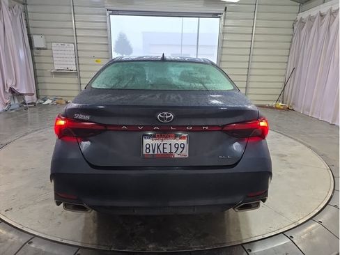 Used 2021 Toyota Avalon XLE image 8
