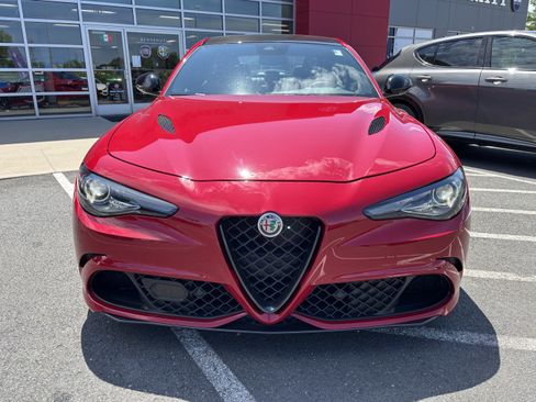 Certified 2023 Alfa Romeo Giulia Quadrifoglio RWD image 9