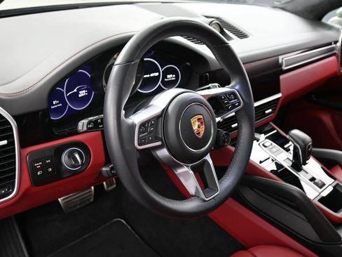 Certified 2023 Porsche Cayenne GTS AWD/4WD image 17