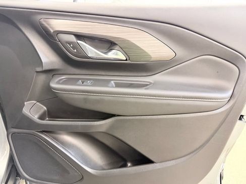 Used 2024 GMC Terrain SLE w/ Driver Convenience Package FWD image 36