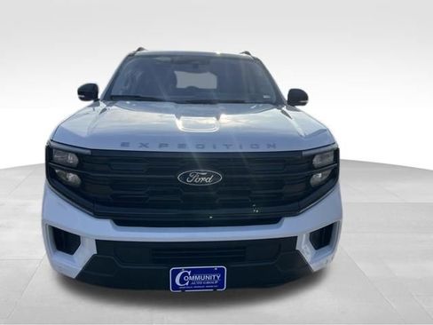 Used 2025 Ford Expedition Active image 10