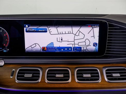 Used 2025 Mercedes-Benz GLS 450 4MATIC image 20