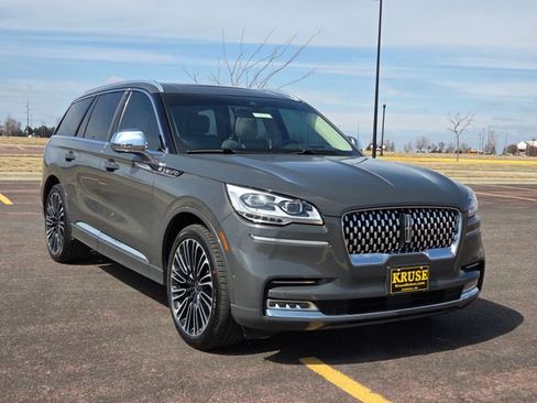 Used 2020 Lincoln Aviator Black Label w/ Dynamic Handling Package image 2