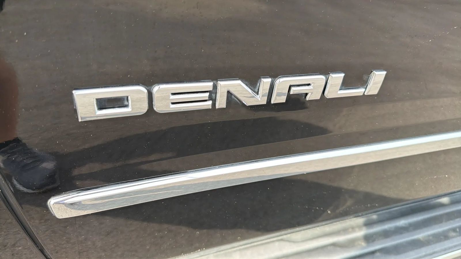 Used 2015 GMC Yukon Denali RWD image 14