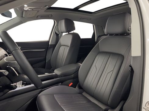 Used 2022 Audi e-tron Premium w/ Convenience Plus Package image 10