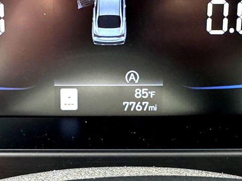 Used 2025 Hyundai Elantra SE image 20