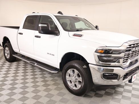 Used 2026 RAM 2500 Big Horn AWD/4WD image 1
