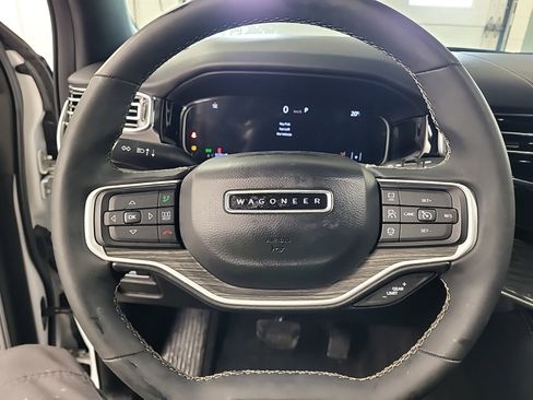 Used 2022 Jeep Wagoneer Series III w/ Premium Group I image 11