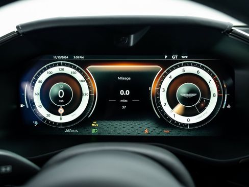 Used 2025 Aston Martin DBX 707 image 35