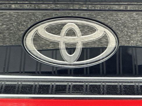 Used 2023 Toyota Prius XLE FWD image 36
