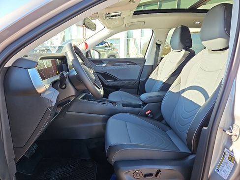 New 2026 Volkswagen Tiguan SE image 11