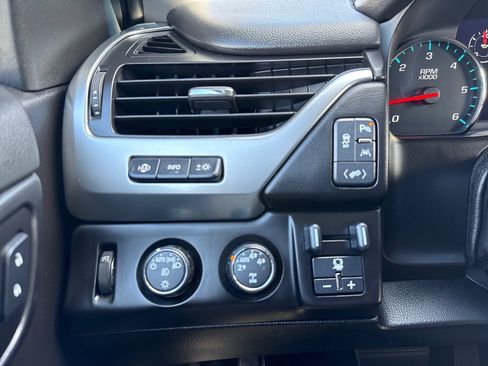 Used 2016 Chevrolet Suburban LTZ image 25