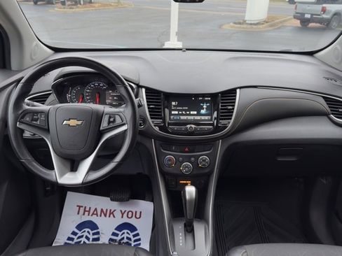 Used 2017 Chevrolet Trax LT w/ LT Convenience Package image 14