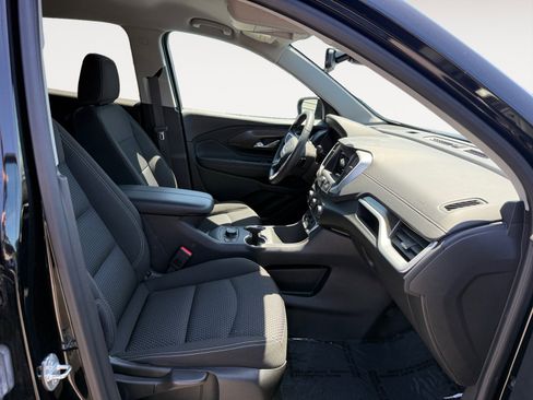 Used 2022 GMC Terrain SLE w/ Driver Convenience Package FWD image 19