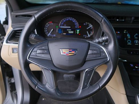 Used 2019 Cadillac XT5 FWD image 15