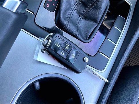 Used 2020 Volkswagen Passat 2.0T R-Line image 10