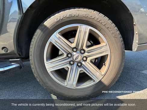 Used 2020 Ford Expedition Max XLT w/ Equipment Group 202A RWD image 19